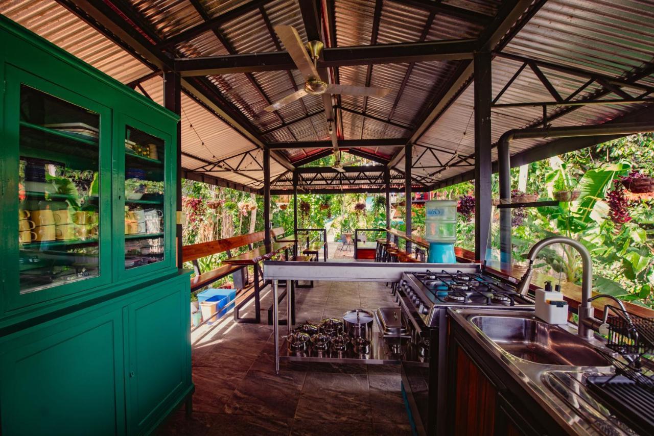 卡维塔Selva Madre Eco-Sanctuary公寓式酒店 外观 照片
